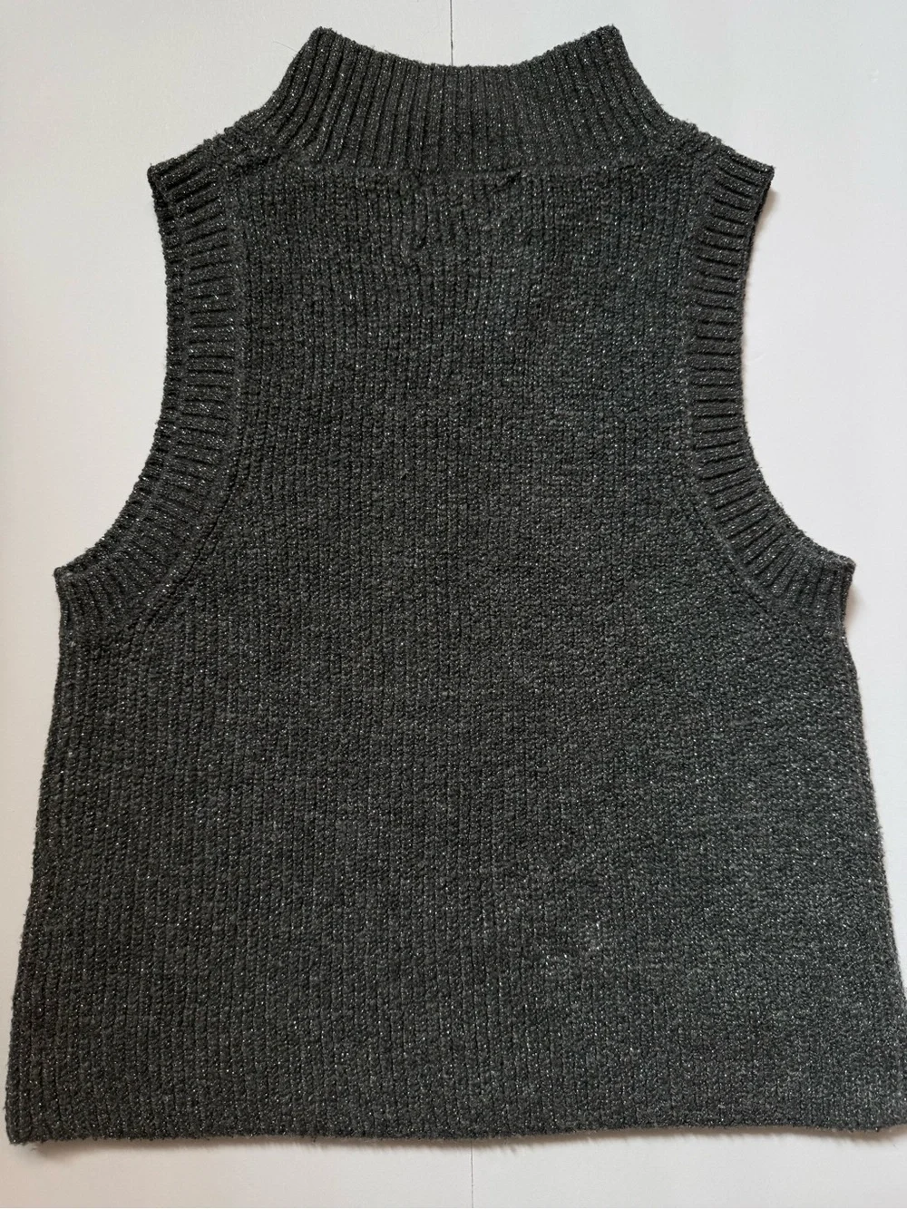 Zara Girls Gray Metallic Knit Sweater Vest Mock Neck Sleeveless Size 9-10 140